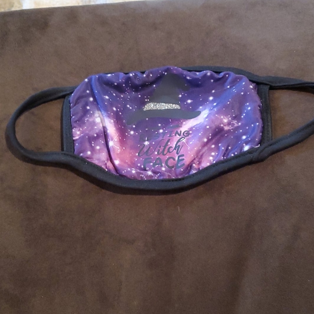 Resting witch face mask